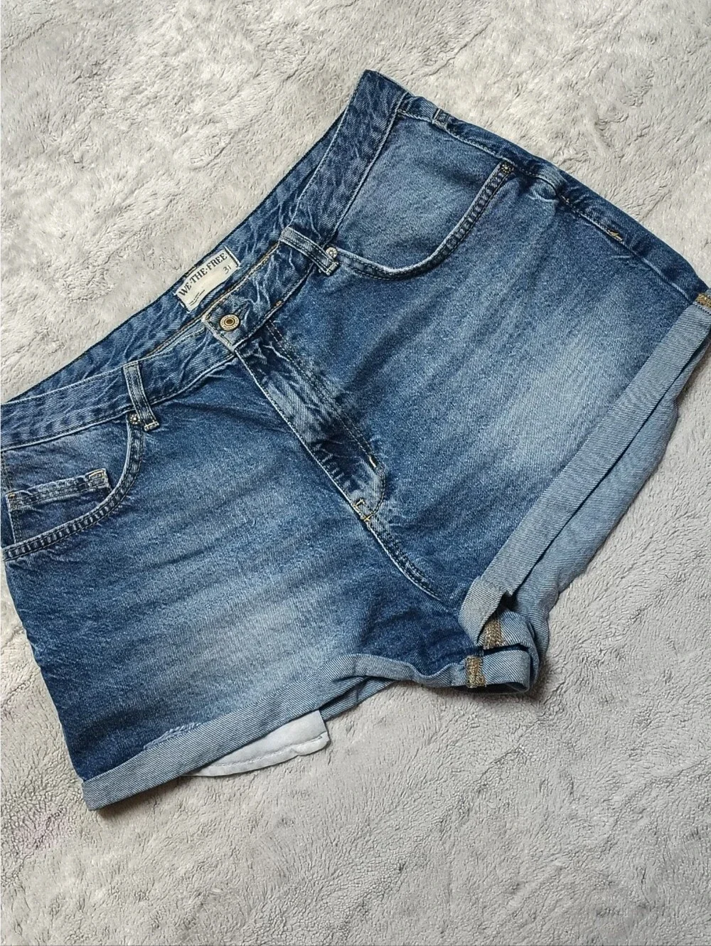 Free People We The Free Yours Truly Mid-Rise Cuffed Jean Shorts Women's 31 (34